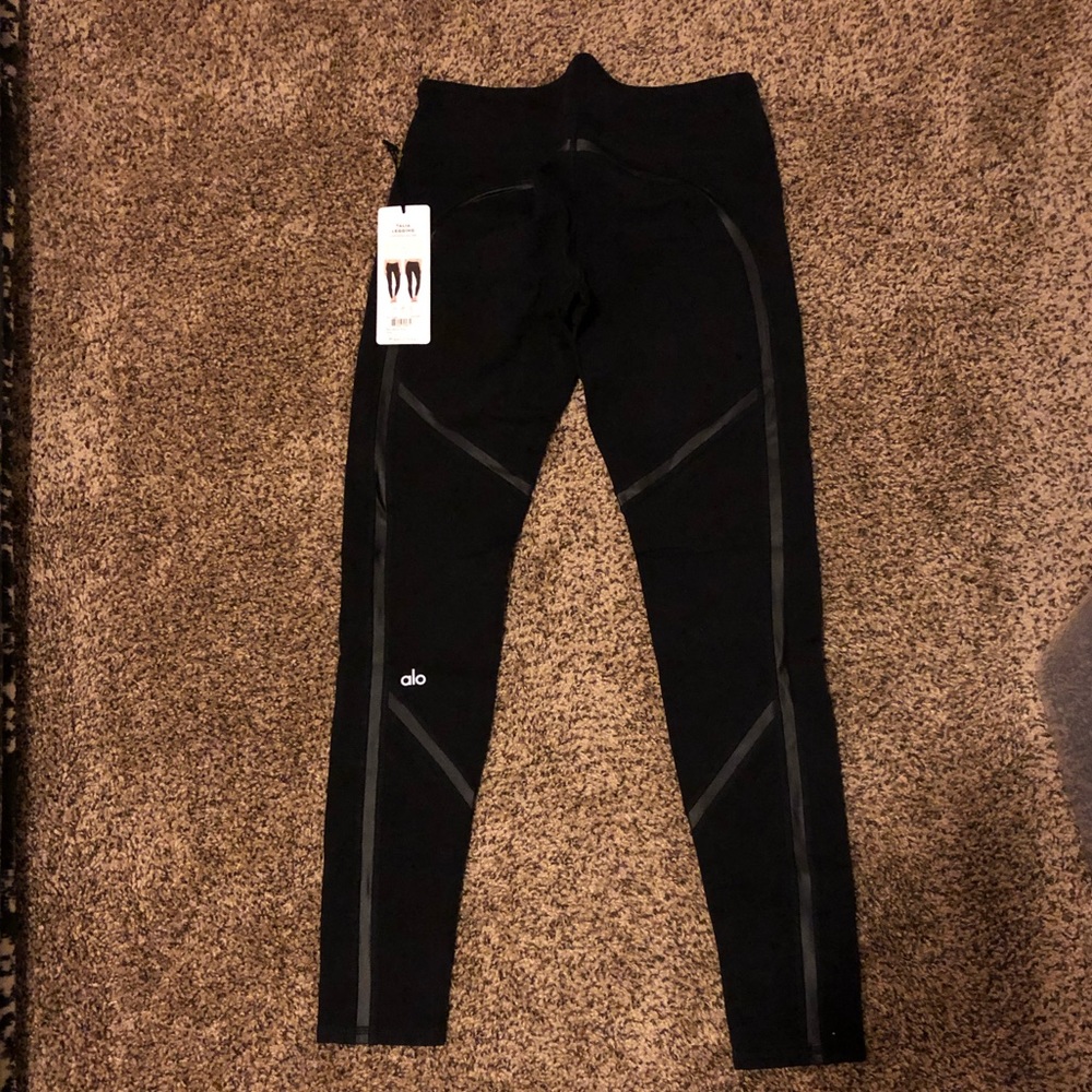 NWT Alo Talia black leggings, size L